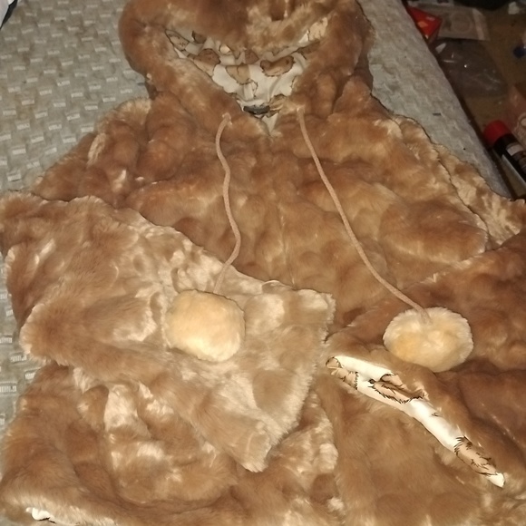 NWOT SM Her Universe Star Trek Tribble Faux Fur Coat - Picture 1 of 8